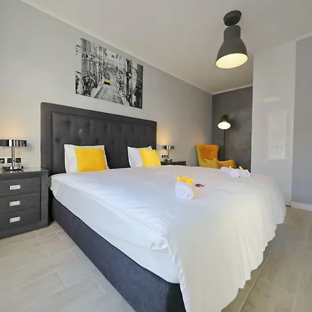 Marine Luxury Apartment *