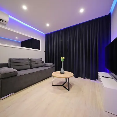 Marine Luxury Apartment *